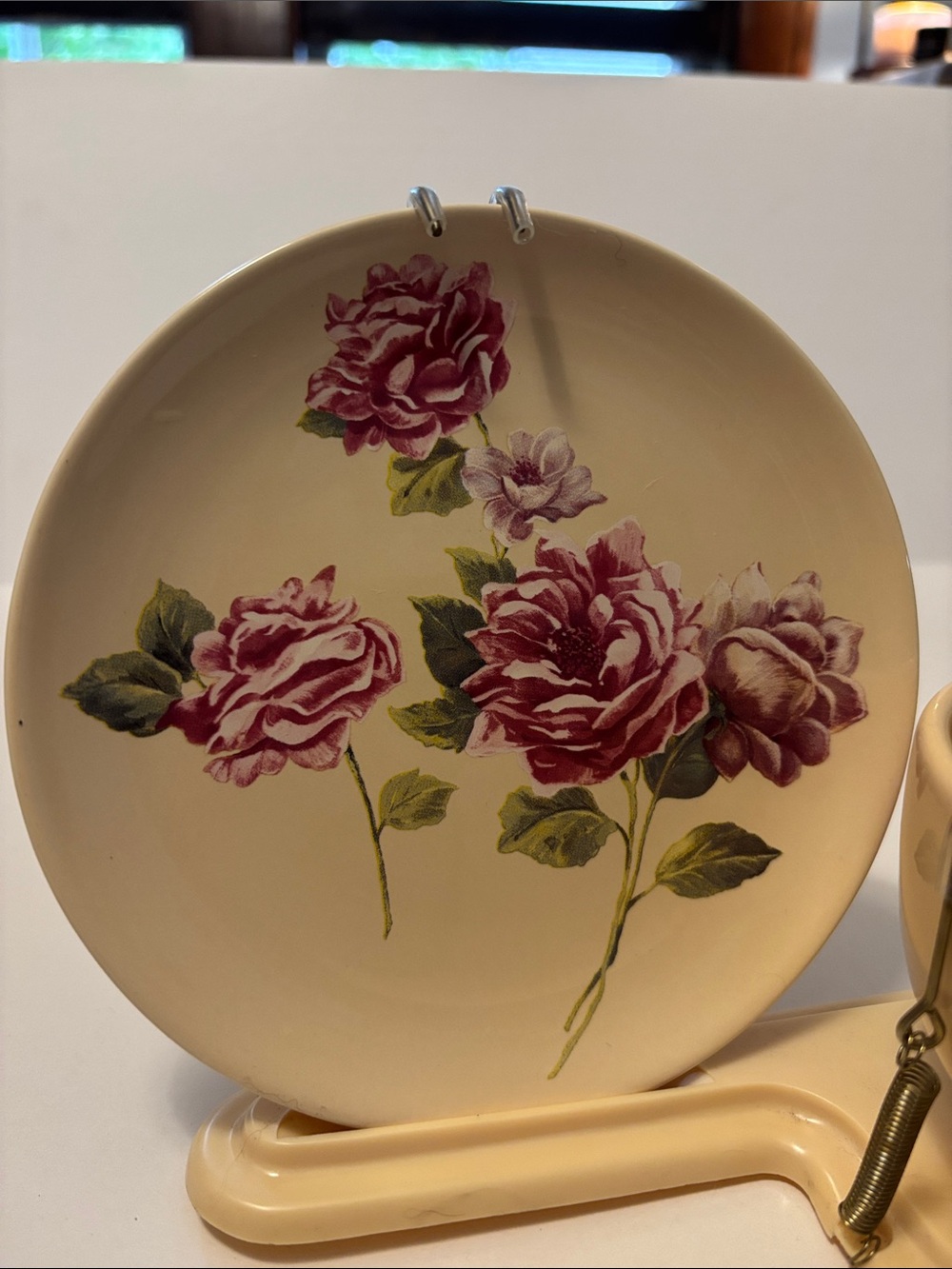 Teleflora Charming Victorian Roses Display Set - Picture 3 of 5